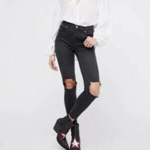 Free People Black Ripped Knee Mid Rise Skinny Jeans Sz 26 Pockets Distressed